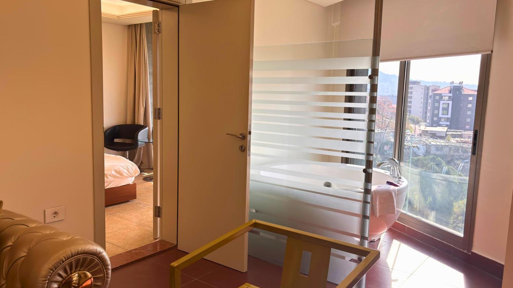 Hotel Xperience Jounieh Esterno foto