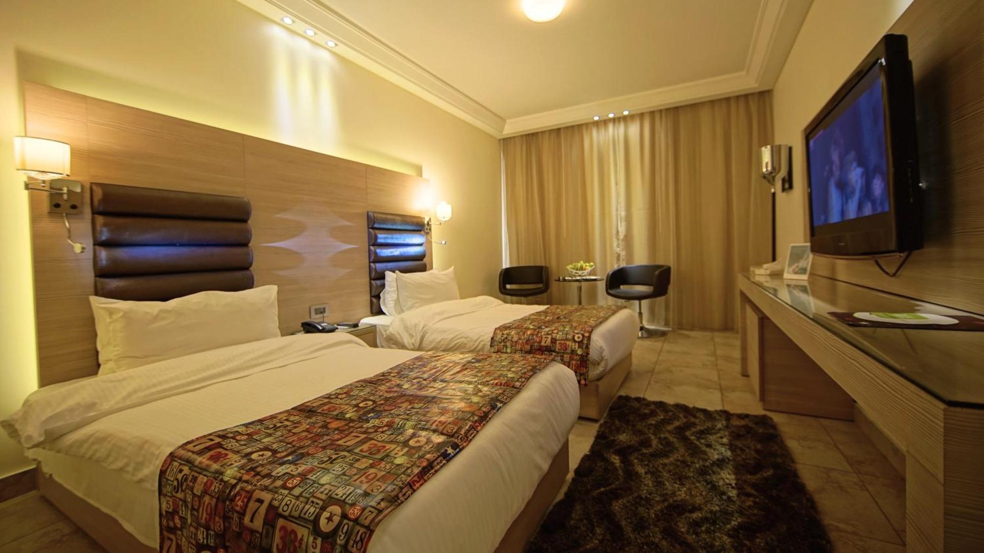 Hotel Xperience Jounieh Esterno foto