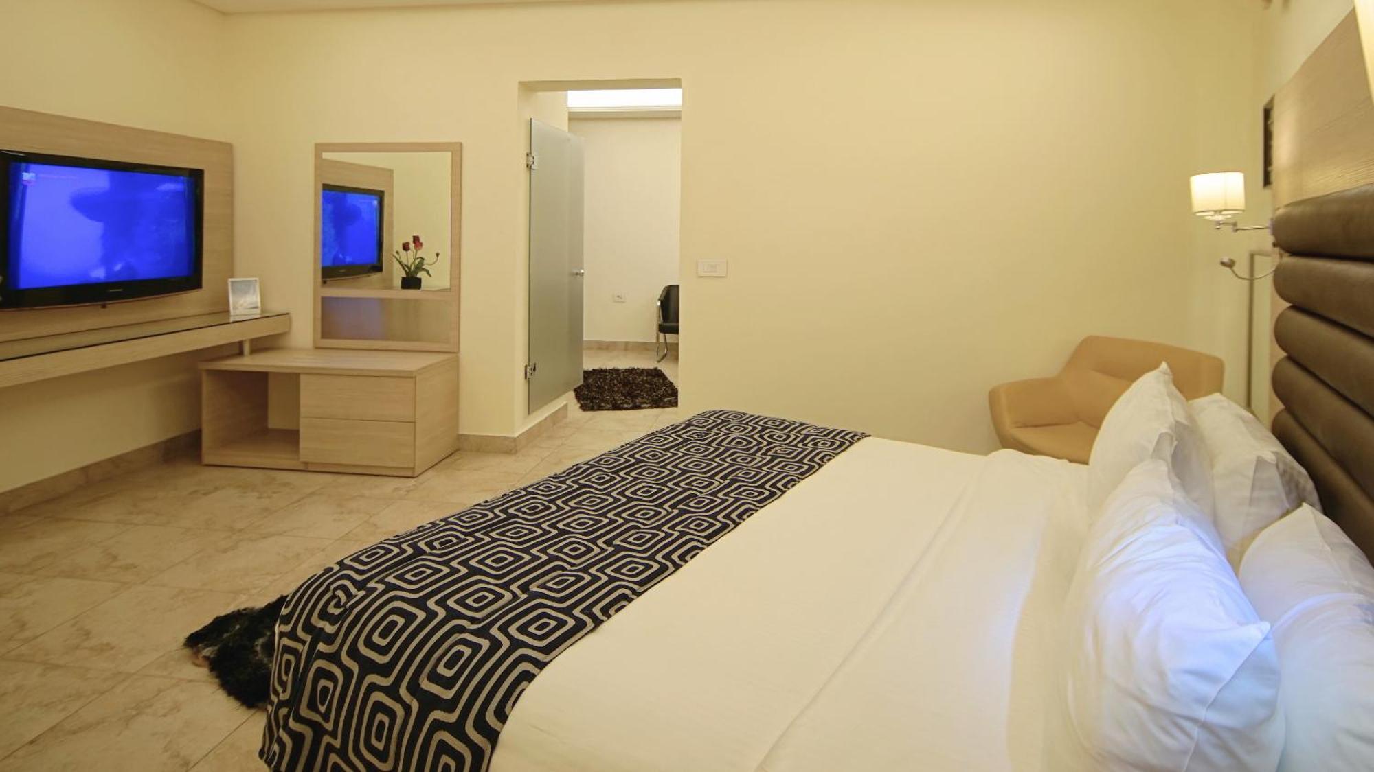 Hotel Xperience Jounieh Esterno foto